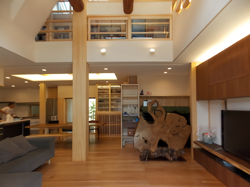 ぬくもりのある落ち着いた居住空間、四世代が一生涯満足できる家が完成して家族一同感謝しています!!